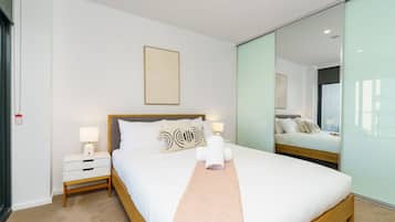 2 bedrooms, desk, iron/ironing board, free WiFi