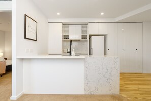 Fridge, microwave, oven, stovetop