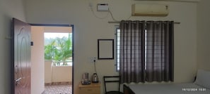 Deluxe Double Room, Garden View