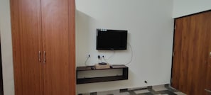 Schreibtisch, kostenloses WLAN, Bettwäsche