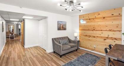 Music City Cozy Guest Suite! Near EVERYTHING!