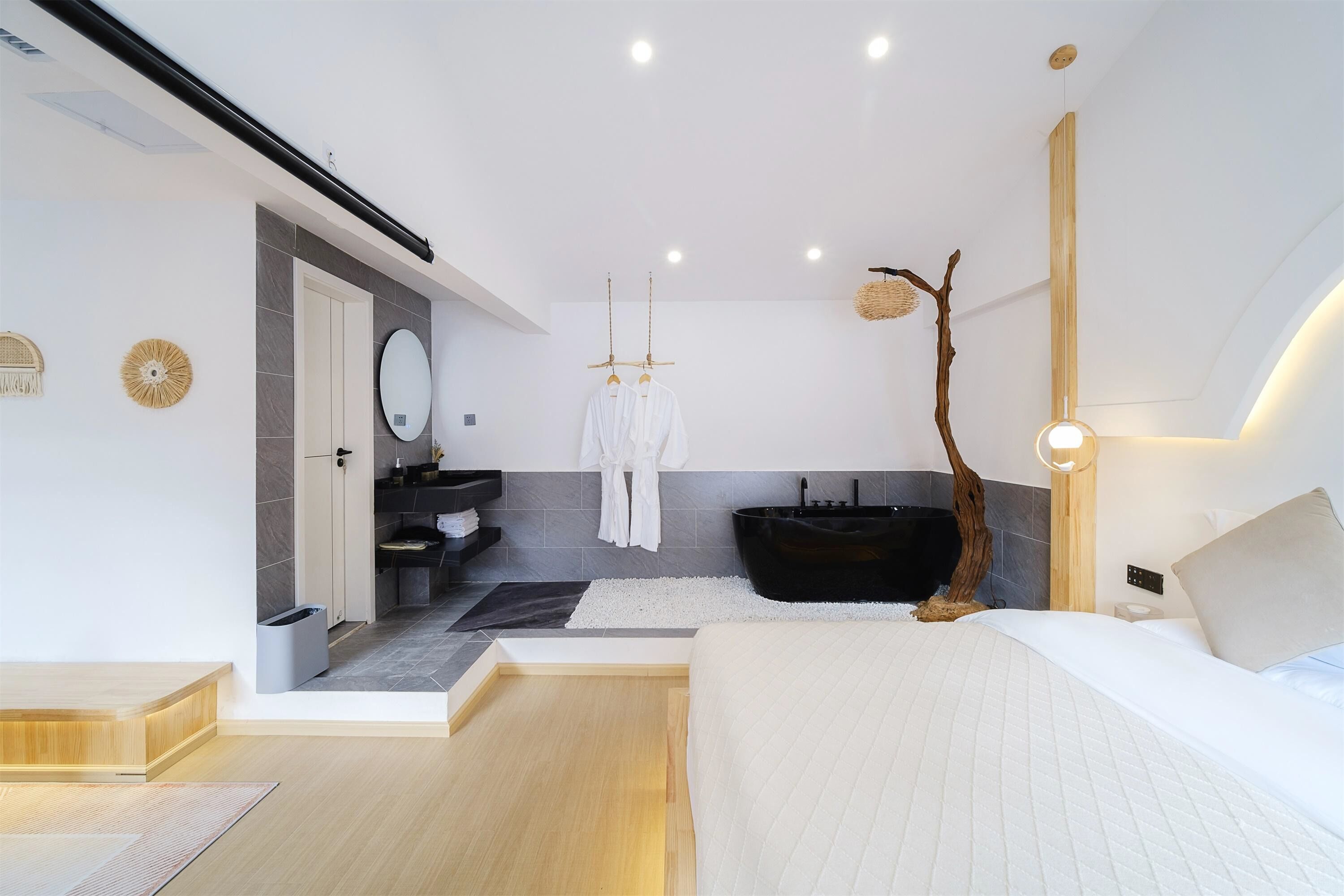 Exclusive Double Room, Bathtub | Individually decorated, individually furnished, free WiFi, bed sheets