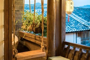 Traditional Double Room, Balcony | Individually decorated, individually furnished, free WiFi, bed sheets - Big Tree Guesthouse (Lijiang)