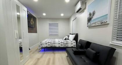 Private studio near downtown