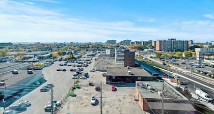 Bright Suites Finch West