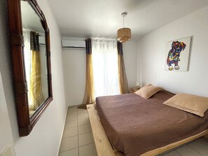 2 bedrooms, iron/ironing board, WiFi, bed sheets