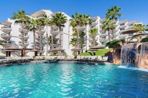 Outdoor pool, a heated pool - Oceanfront 2BR Penthouse w/ Private Jacuzzi New Year’s Week 2027 Sleeps 6 (Cabo San Lucas)