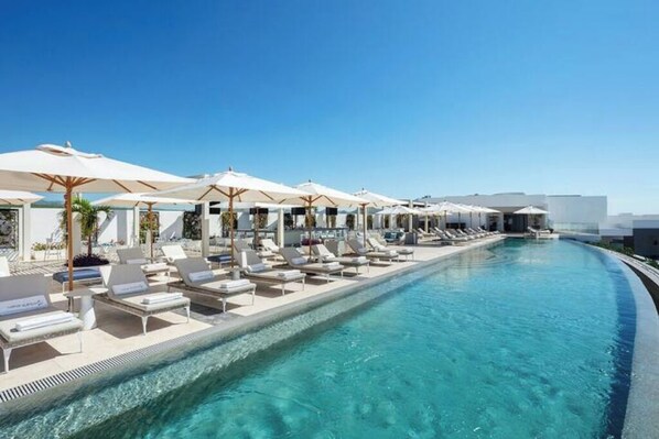 Indoor pool, outdoor pool - Incredible 2BD Suite in Garza Blanca Beach Resort (Cabo San Lucas)