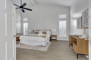 4 bedrooms, free WiFi, bed sheets, wheelchair access