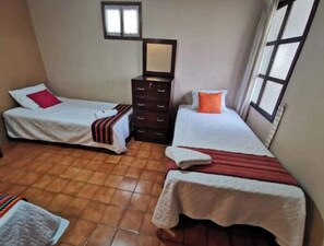 10 bedrooms, iron/ironing board, WiFi, bed sheets - Ideal to enjoy in Antigua - Casa Las Cúpulas
 (Antigua Guatemala)