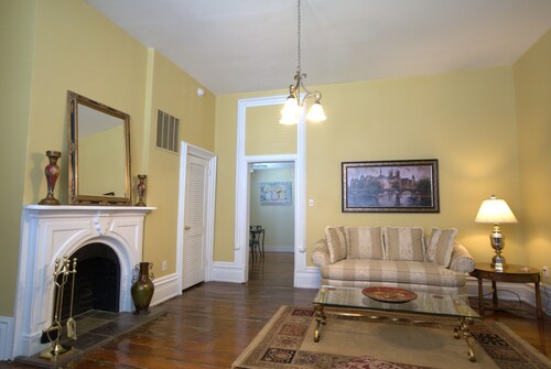 Enchanting 2-bedroom apartment in Maysville, KY - Apt C