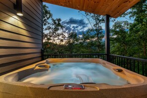 Outdoor spa tub - Newly built modern cabin with great views.  Minutes to Dollywood & Parkway. (Sevierville)