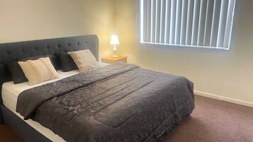 3 bedrooms, in-room safe, iron/ironing board, WiFi