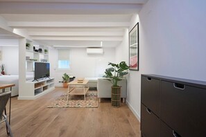 WiFi, bed sheets - Cozy apartment in the Eixample neighborhood (Barcelona)