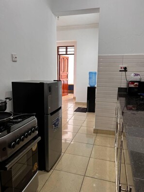 Deluxe Apartment, Balcony, City View | Private kitchen - Vescon Holiday Apartments Bamburi (Mombasa)