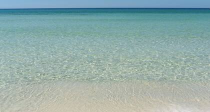 Charming 3-bedroom cottage in fantastic Destin Beach and Pool