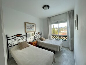 2 chambres, fer et planche Ă repasser, Wi-Fi, draps fournis