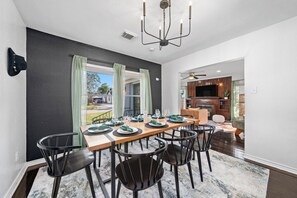 Dining - Charming 4BR Oasis - 8 Min to NRG Rodeo Special!!! (Houston)