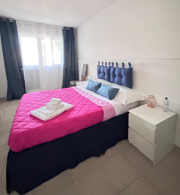 3 bedrooms, desk, iron/ironing board, WiFi