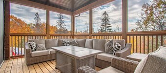 Muskoka Hills - Four Bedroom Cottage, Sleeps 8