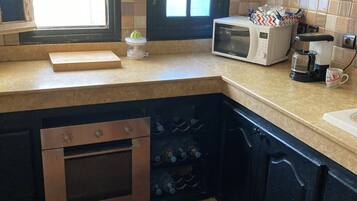 KylskÄp, mikrovÄgsugn, ugn och spishÀll