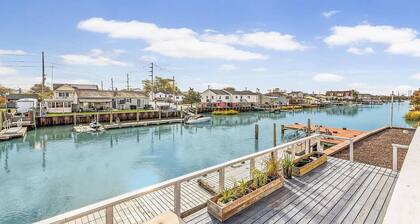 Spacious Modern Waterfront Villa