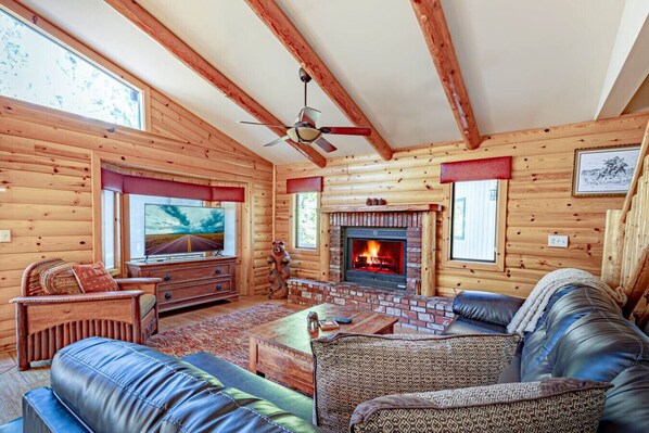 Smart TV, fireplace, video games, table tennis