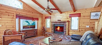 Walk to Bear Mt~4BD~Hot Tub~Game Room~Multi Family