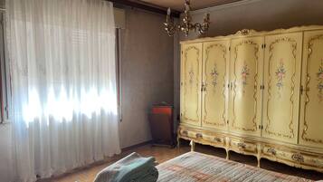 2 Schlafzimmer, Reisekinderbett, WLAN, Bettwäsche