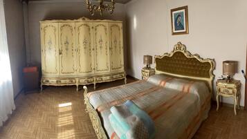 2 Schlafzimmer, Reisekinderbett, WLAN, Bettwäsche