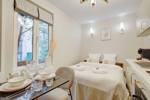 Design-Studio, Nichtraucher | Bügeleisen/Bügelbrett, kostenloses WLAN, Bettwäsche