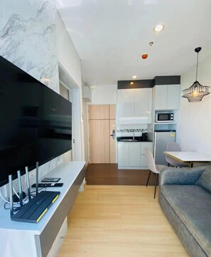 Bureau, Wi-Fi gratuit, draps fournis