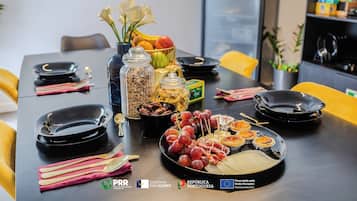Free daily continental breakfast