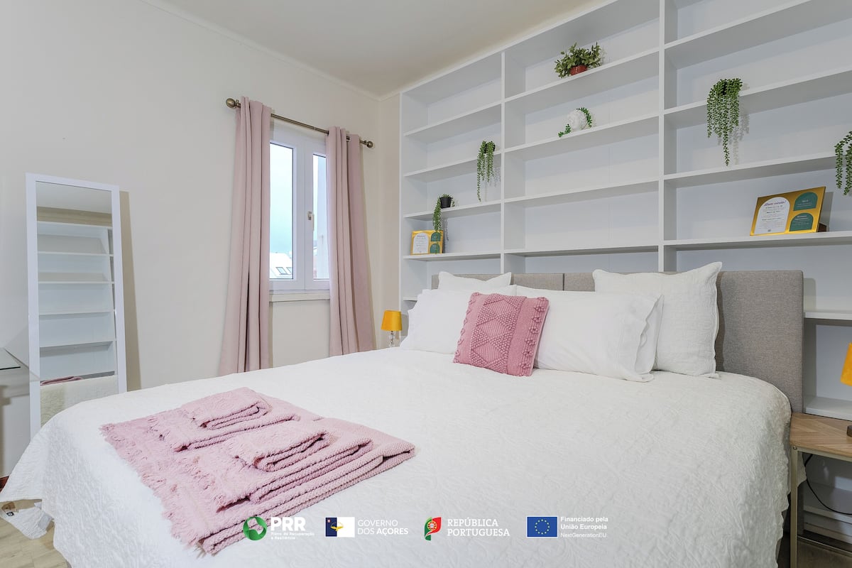 Wifi gratis y ropa de cama