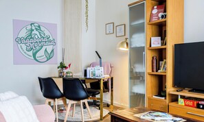 Living room - Vagabond Mermaid Guesthouse (Ponta Delgada)