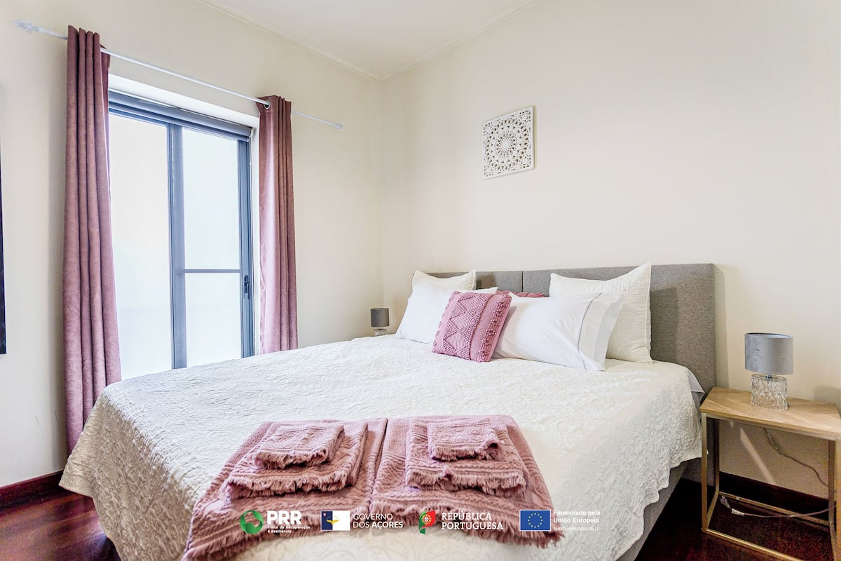 Wifi gratis y ropa de cama