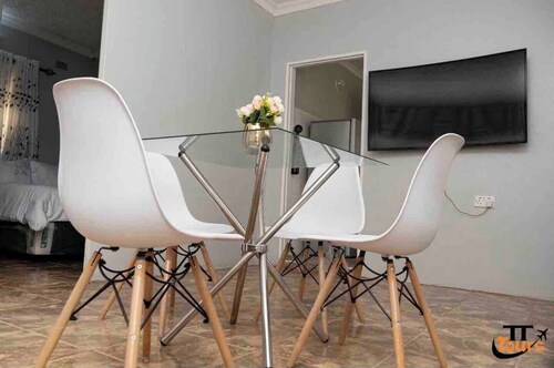 Manresa Estate has a Cousy 2 bedroom Apartment