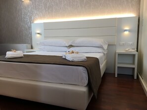 Superior-rum | VÀrdeförvaringsskÄp pÄ rummet, mörklÀggningsgardiner och ljudisolering