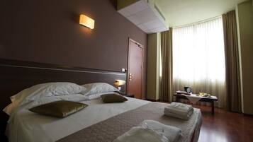 Standard Room | In-room safe, blackout drapes, soundproofing, free WiFi