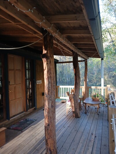 "Ulysses" tiny cabin on the creek at Waldbaden