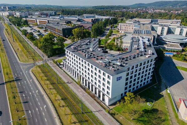Front of property - Easy One (Kraków)