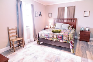 4 habitaciones, tabla de planchar con plancha, wifi y ropa de cama