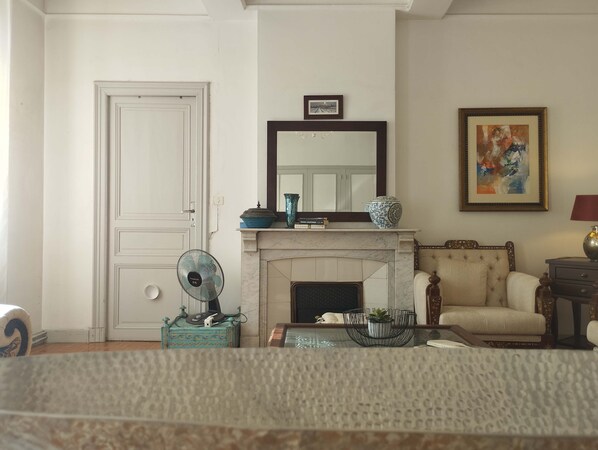Interior - Chez Anne-Marie, bourgeois apartment (Carcassonne)