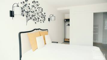 Chambre Double Confort, accessible aux personnes à mobilité réduite, non-fumeurs | Bureau, espace de travail pour ordinateur portable