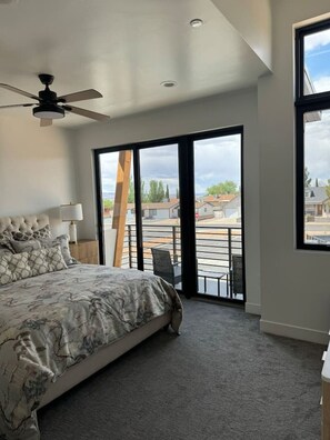 3 bedrooms, iron/ironing board, travel cot, WiFi