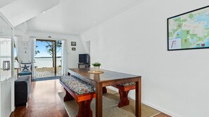 Dining - Jado on the Lake, Jervis Bay (Saint Georges Basin)