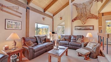 Smart-TV, Kamin, Stereoanlage, Arbeitsbereiche