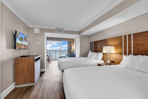 Family Studio Suite | Laptop workspace, iron/ironing board, free WiFi, bed sheets