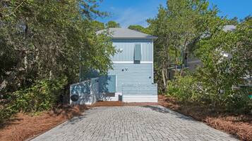 House, Multiple Beds (The Grey Gull) | Property grounds