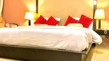 Deluxe-Doppelzimmer, Stadtblick | Schreibtisch, kostenloses WLAN